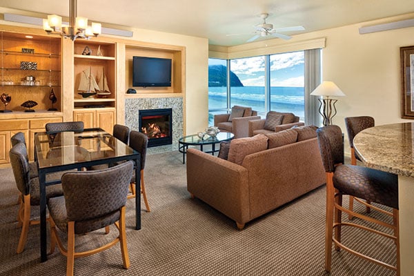 Worldmark Seaside Dining & Living Room