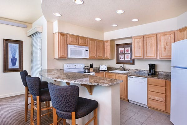 Worldmark Seaside Dining Room & Kitchen