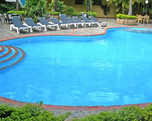 Acuarium Suite Resort Swimming Pool