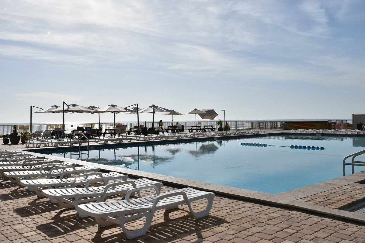 Americano Beach Resort poolside