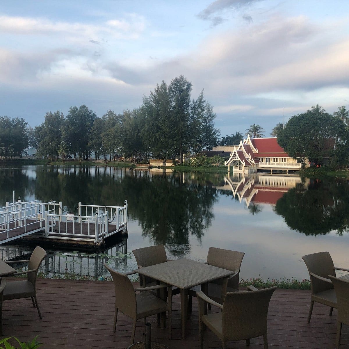 Angsana Laguna Phukey tables