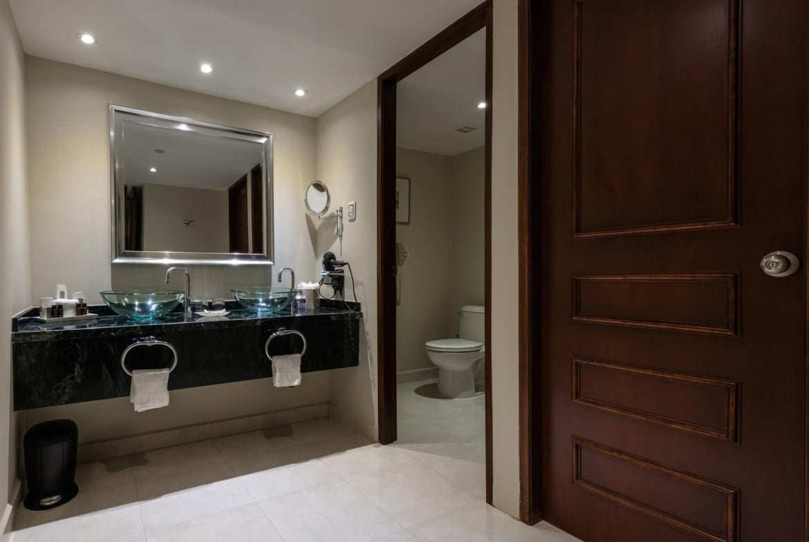 Occidental Grand Aruba Bathroom