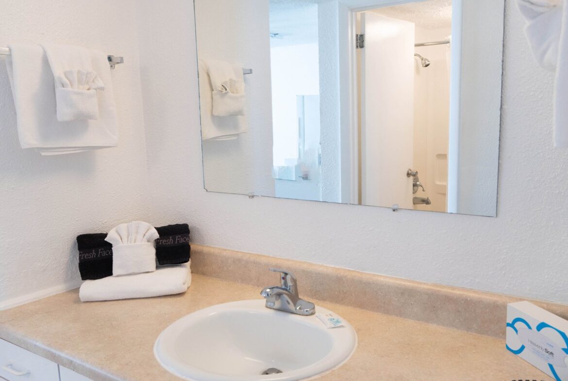 Beach Club At Montego Inn Bathroom