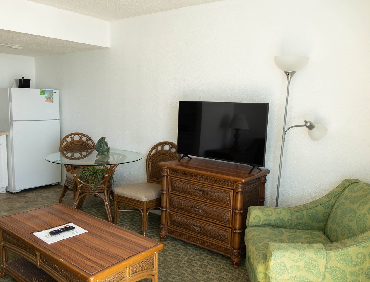 Beach Club At Montego Inn Living Area