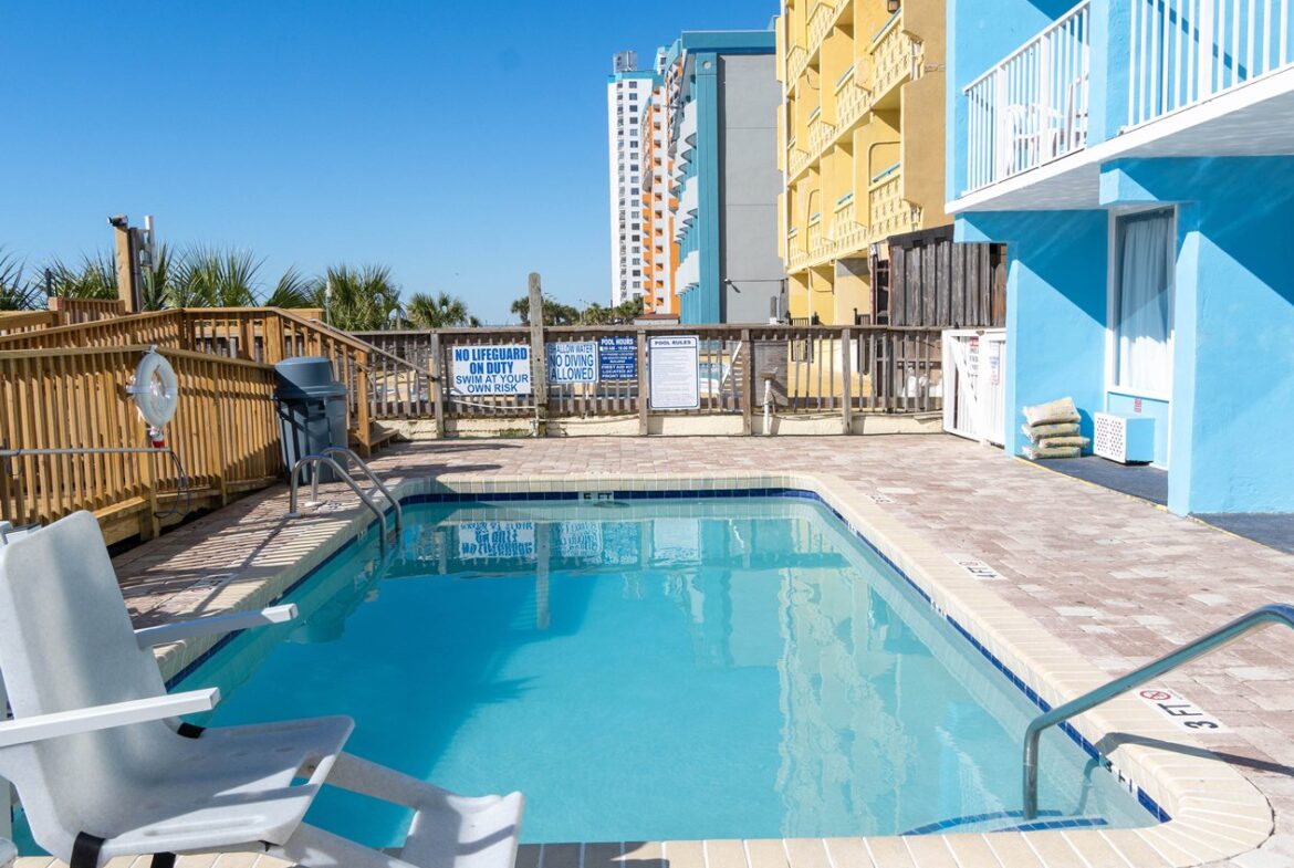 Beach Club At Montego Inn Pool