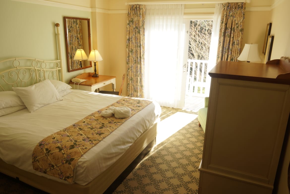 beach club master bedroom