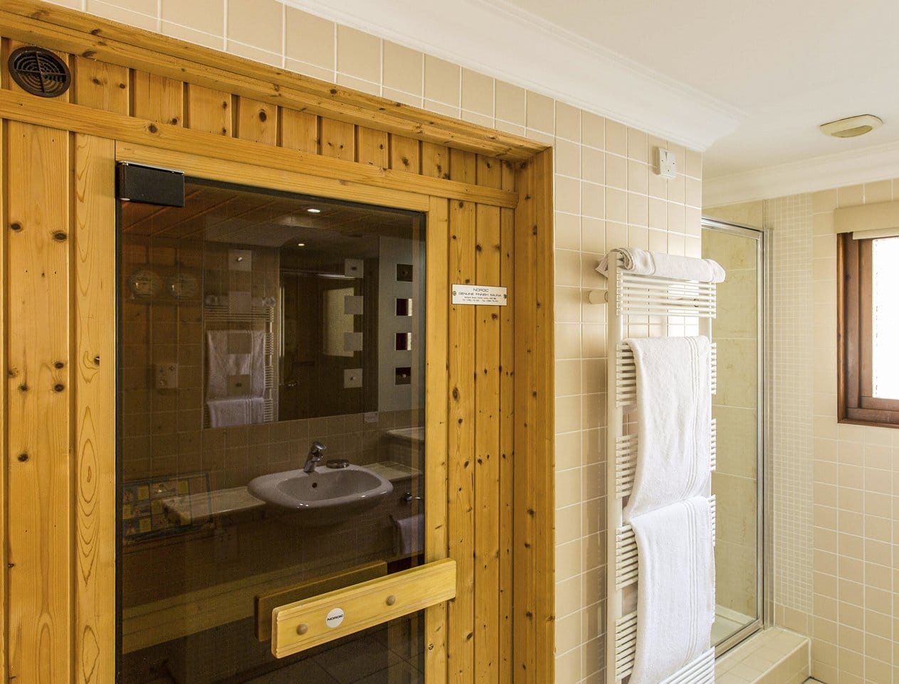 Belton Woods - Qlodge Resorts Bathroom Sauna