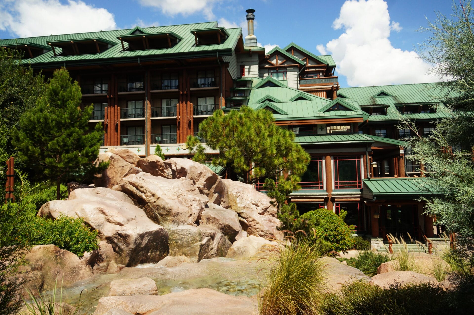 exterior view of disney boulder ridge