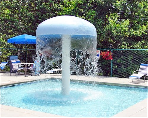 Club Chalet of Gatlinburg fountain