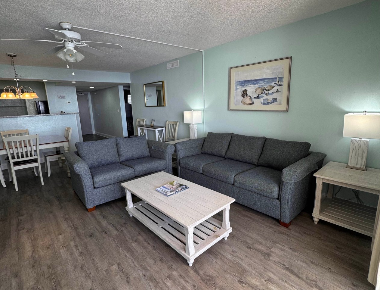 Club Regency At Regency Towers Living Area