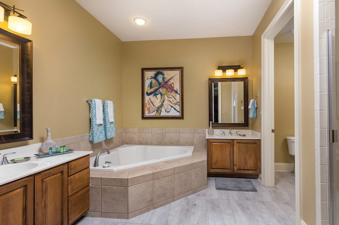 Club Wyndham Nashville Bathroom