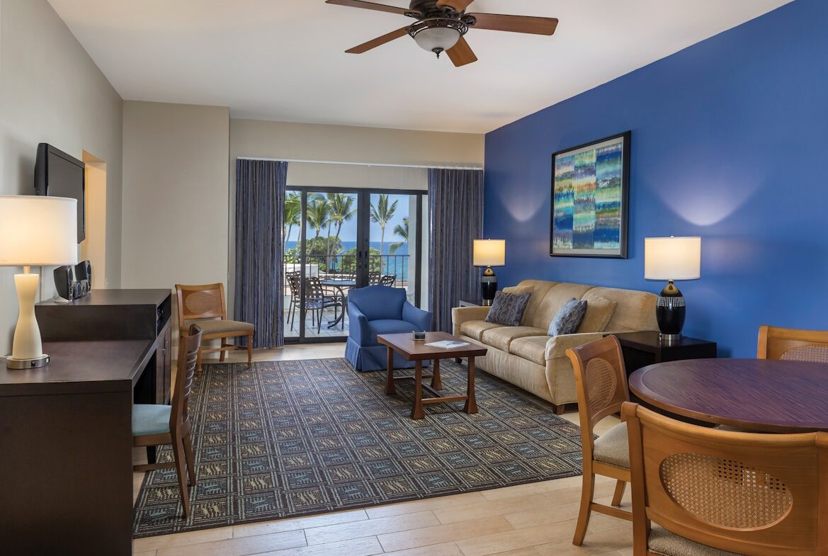 Club Wyndham Royal Sea Cliff Living Room and Dining