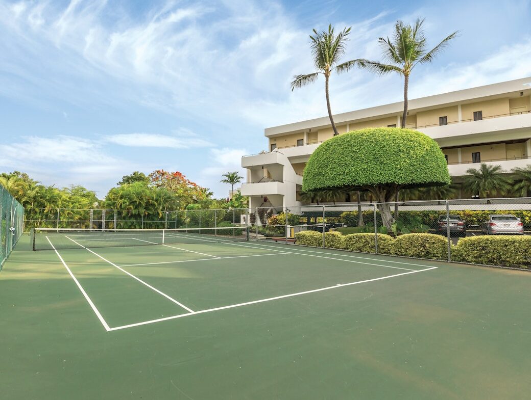 Club Wyndham Royal Sea Cliff Tennis Court