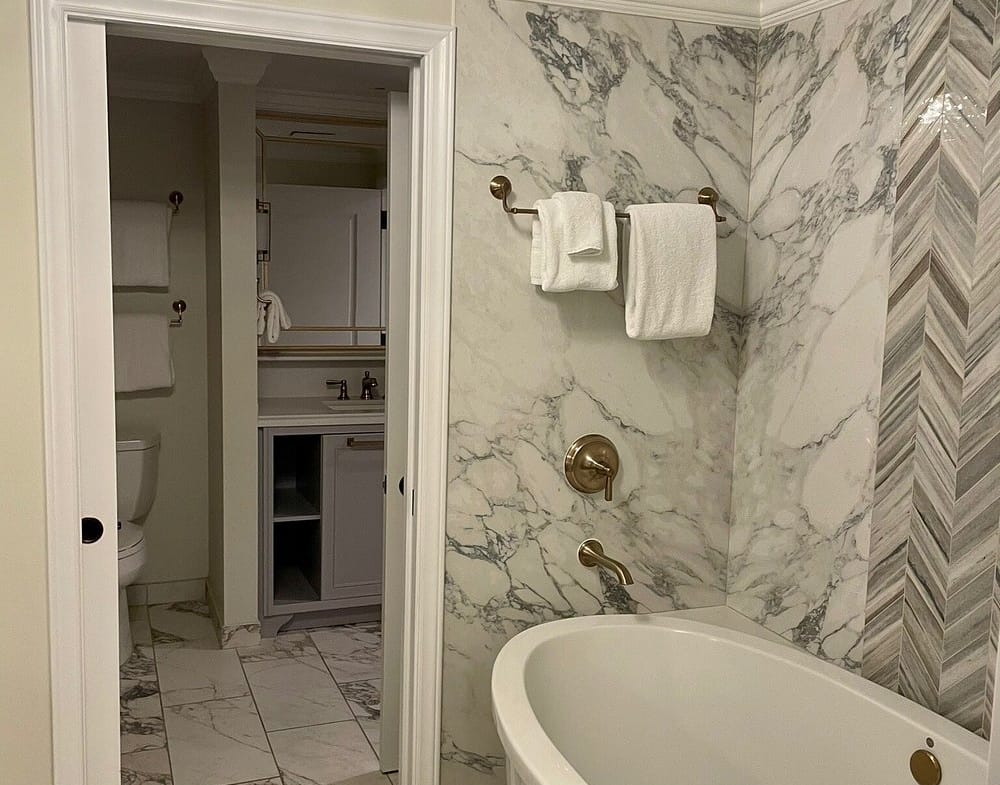 riviera resort tub