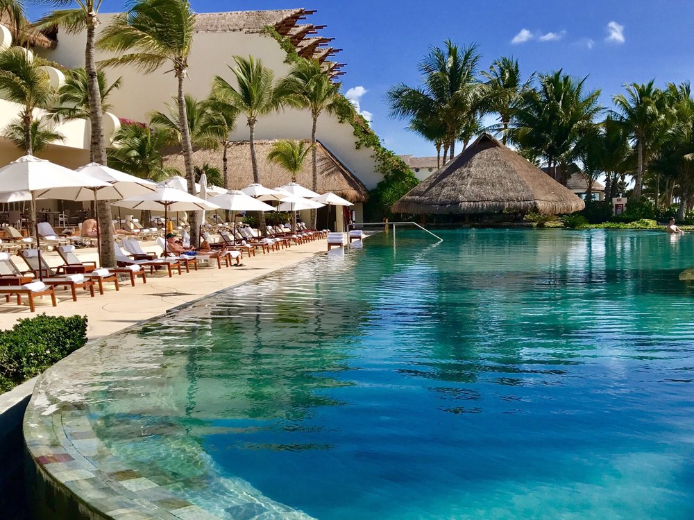 Grupo Velas Resorts Pool