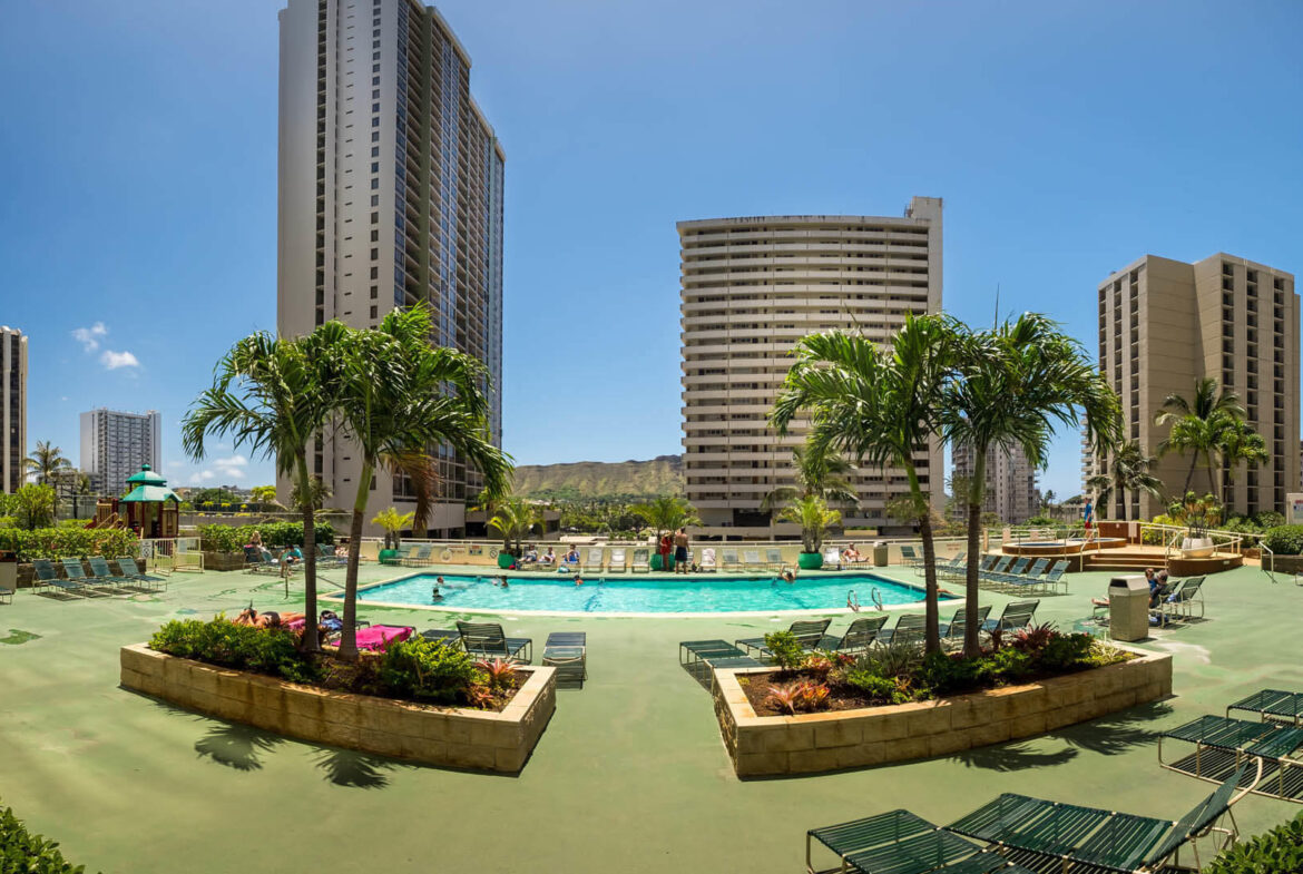 Hawaiian Sun Holidays at The Waikiki Banyan