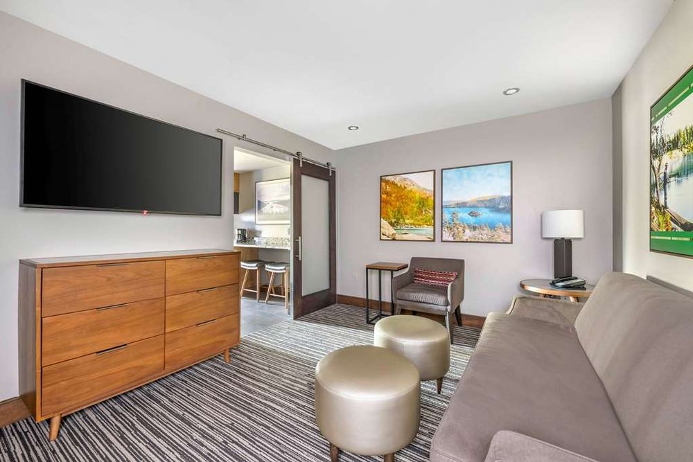 Hilton Vacation Club Tahoe Seasons Living Area