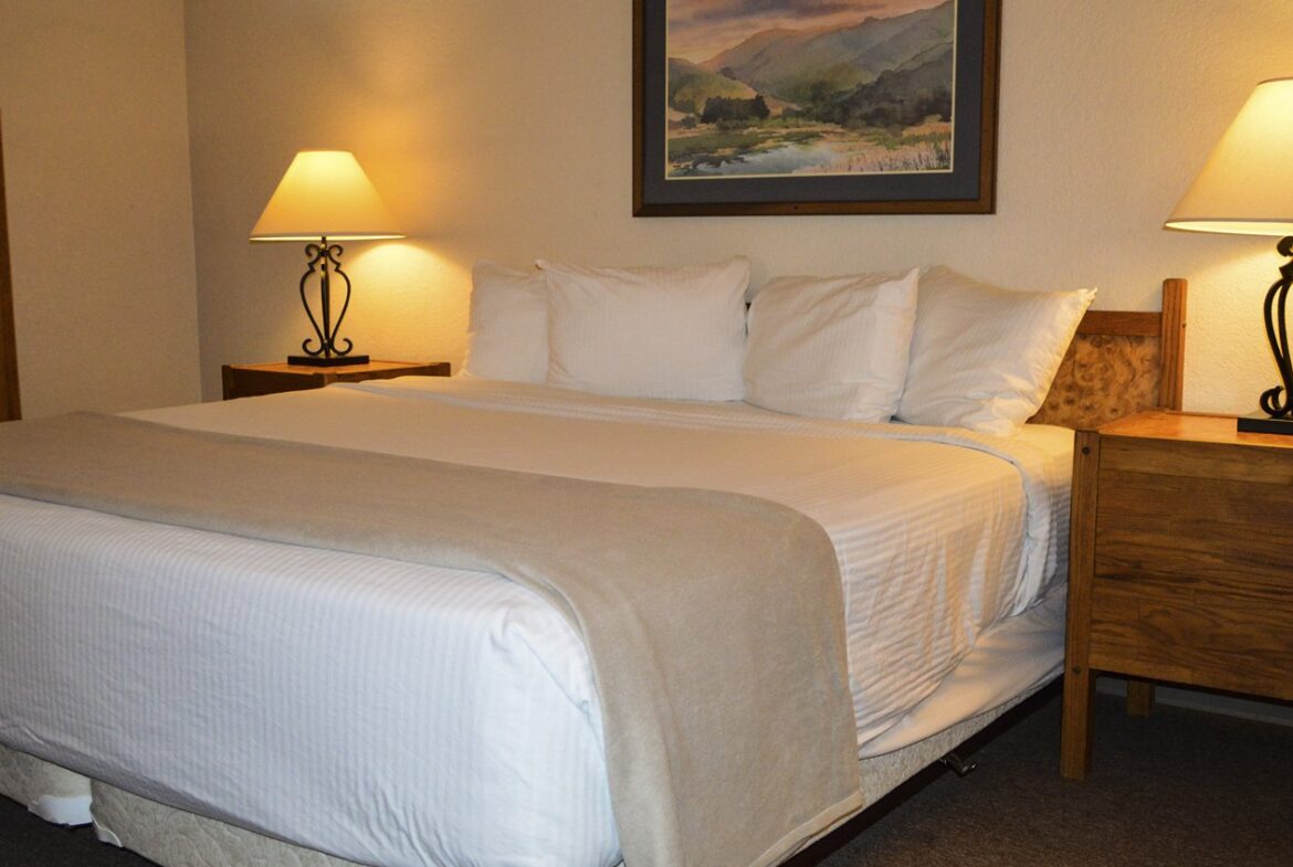 Inn At Silvercreek Bedroom