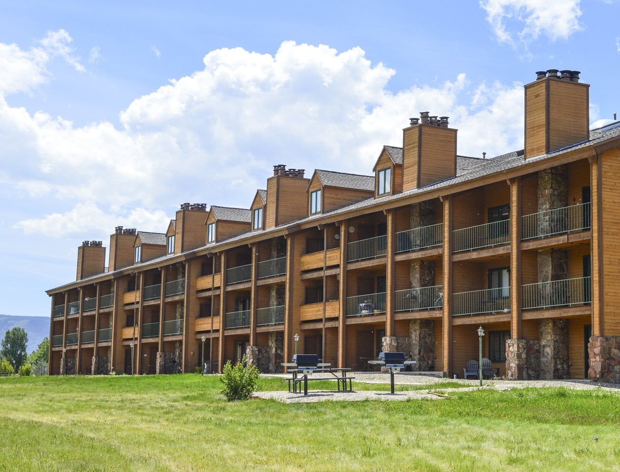 Inn At Silvercreek Building