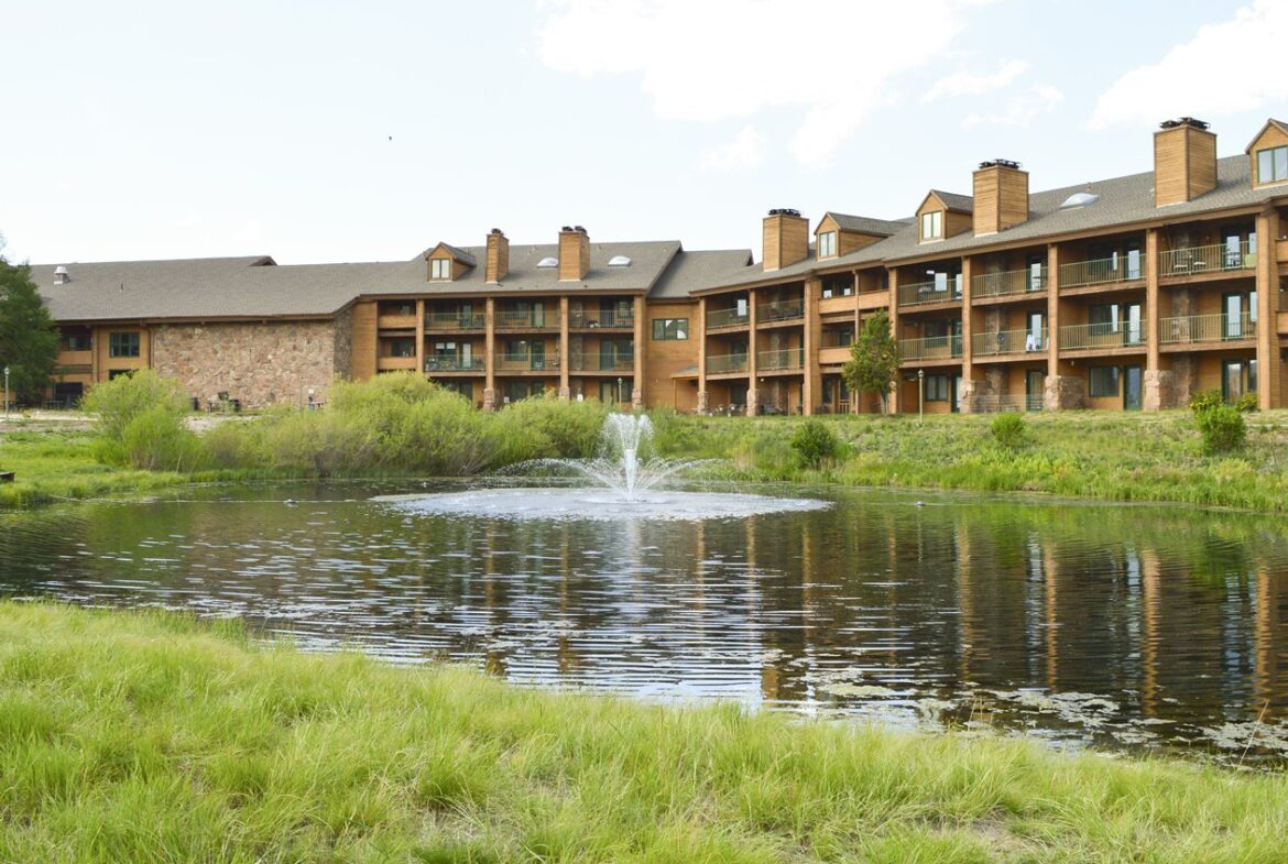 Inn At Silvercreek Outside