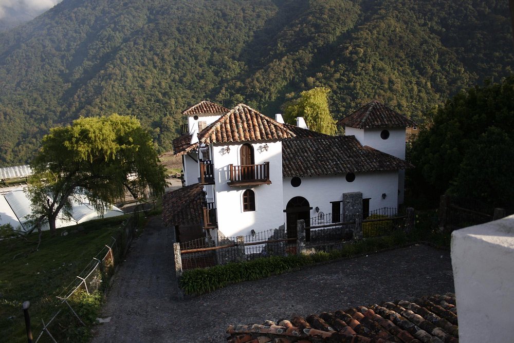 La Trucha Azul Building