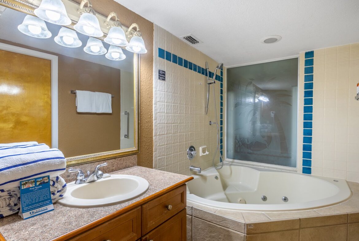 Legacy Vacation Club Orlando – Oaks Bathroom