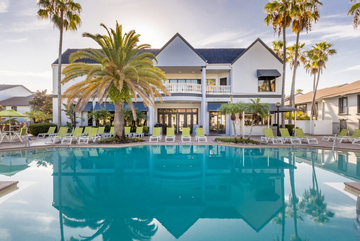 Legacy Vacation Club Orlando – Oaks Swimming Pool