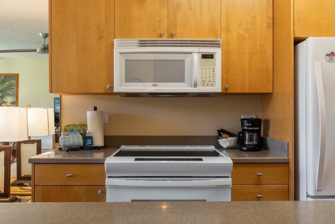 Maui Sunset I And II Kitchen