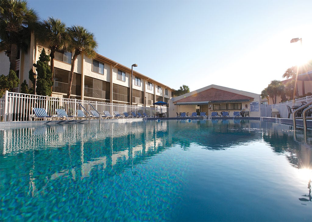 Lounge at the pool at Wyndham Orlando Resort International Drive near theme parks