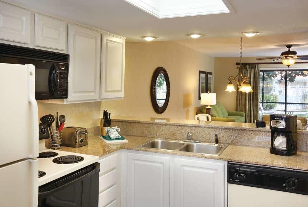 Orlando International Resort Club — Kitchen
