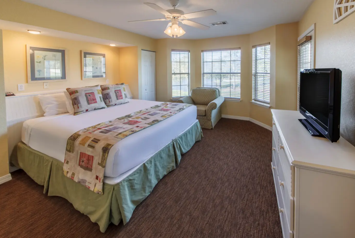Piney Shores Resort Presidential Bedroom