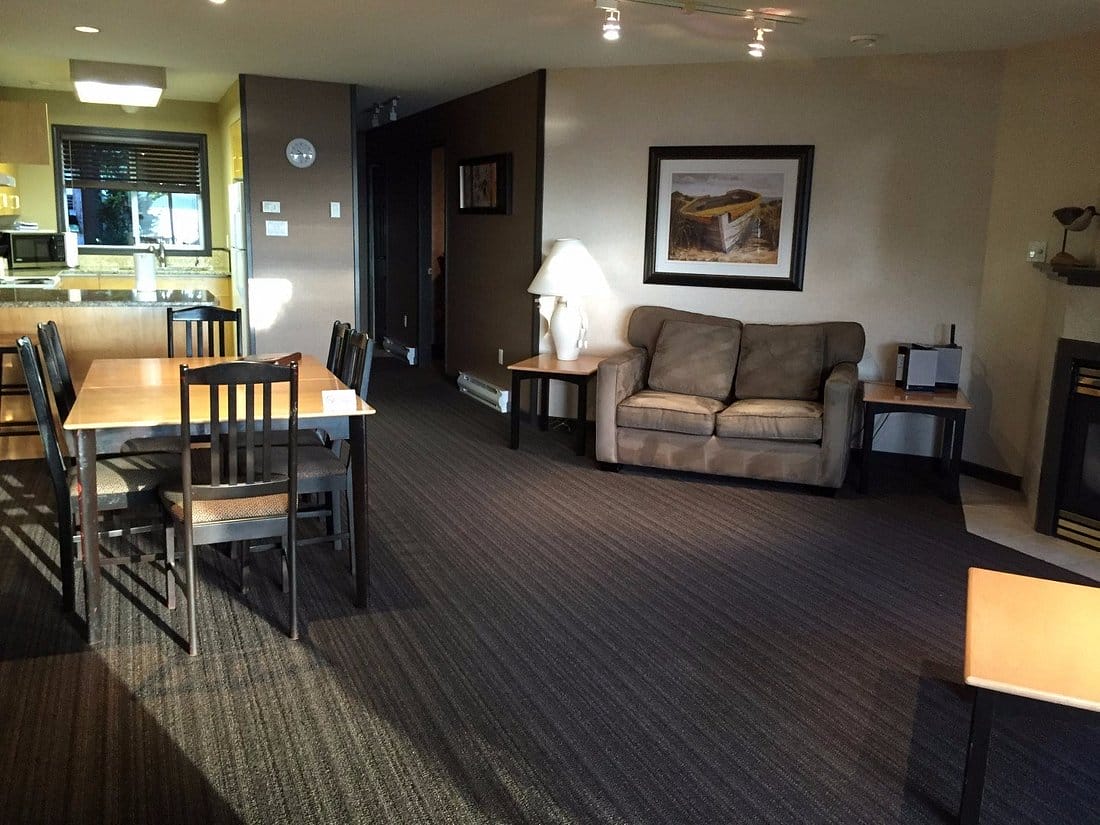 Living Room Overview Pacific Shores Resort