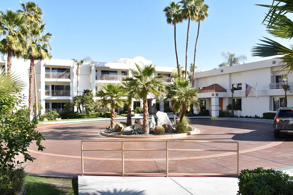 Palm Canyon Resort Entrance Circle