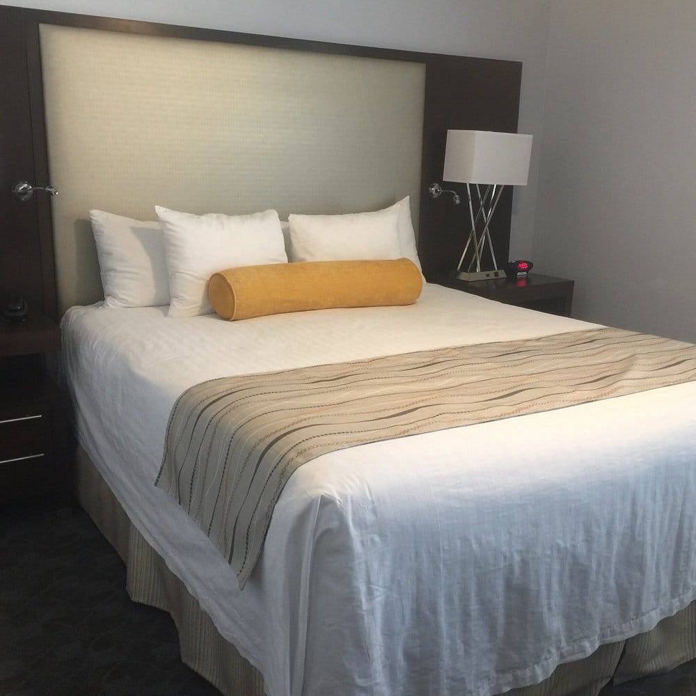 Palm Springs Tennis Club Guest Bedroom