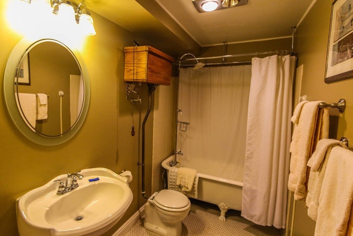 Park Hotel Condominiums Bathroom