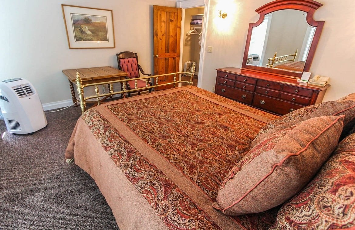 Park Hotel Condominiums Bedroom