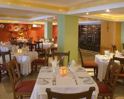 Plaza Pelicanos At Grand Beach Resort