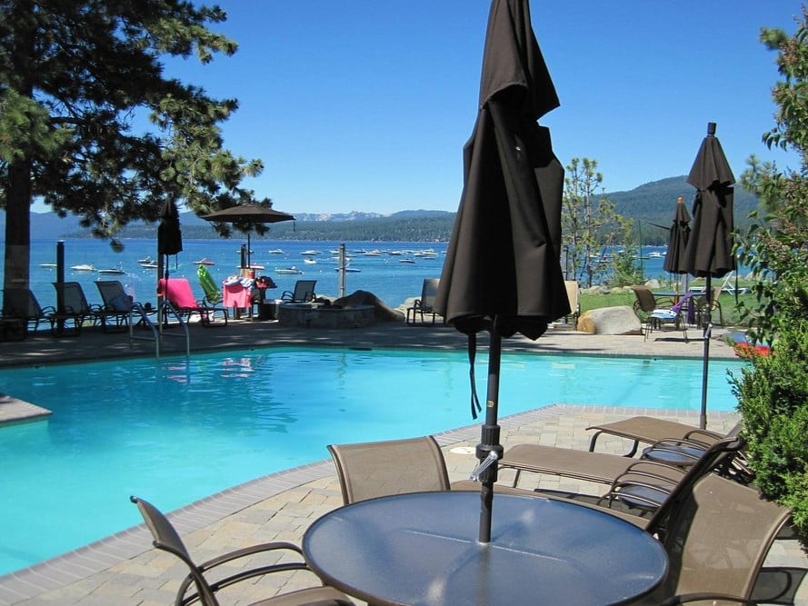Red Wolf Lakeside Lodge Pool