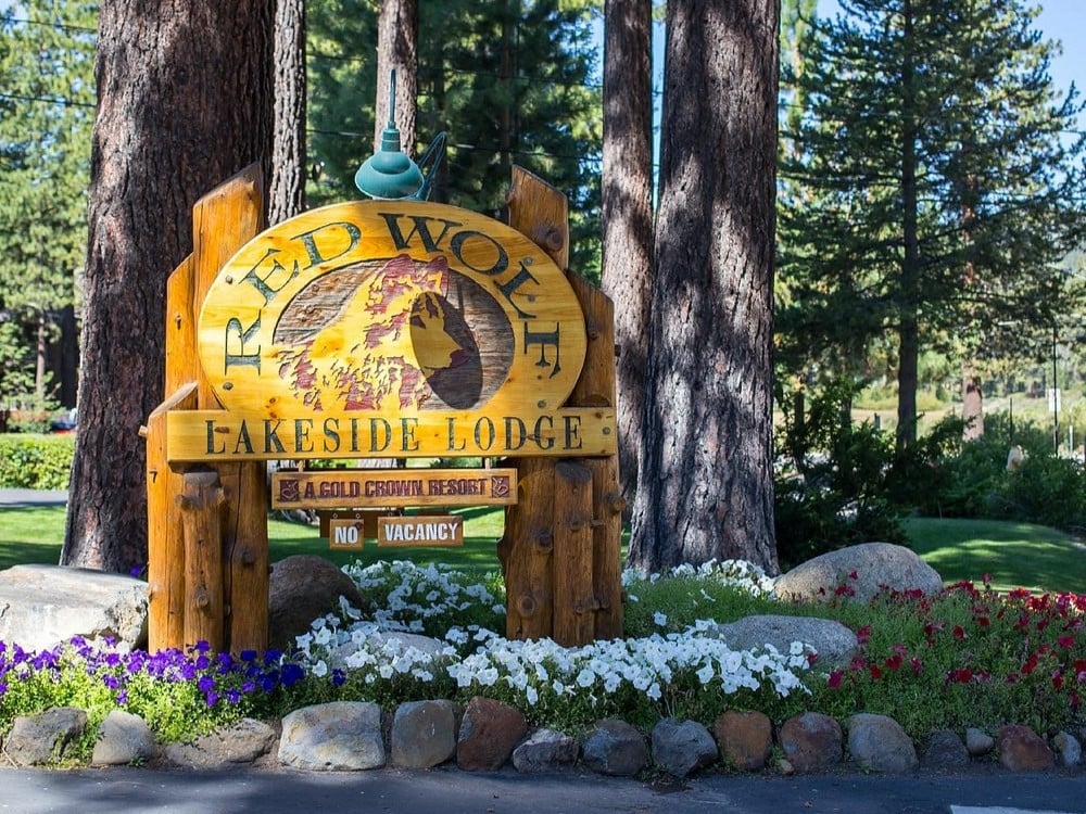 Red Wolf Lakeside Lodge Sign