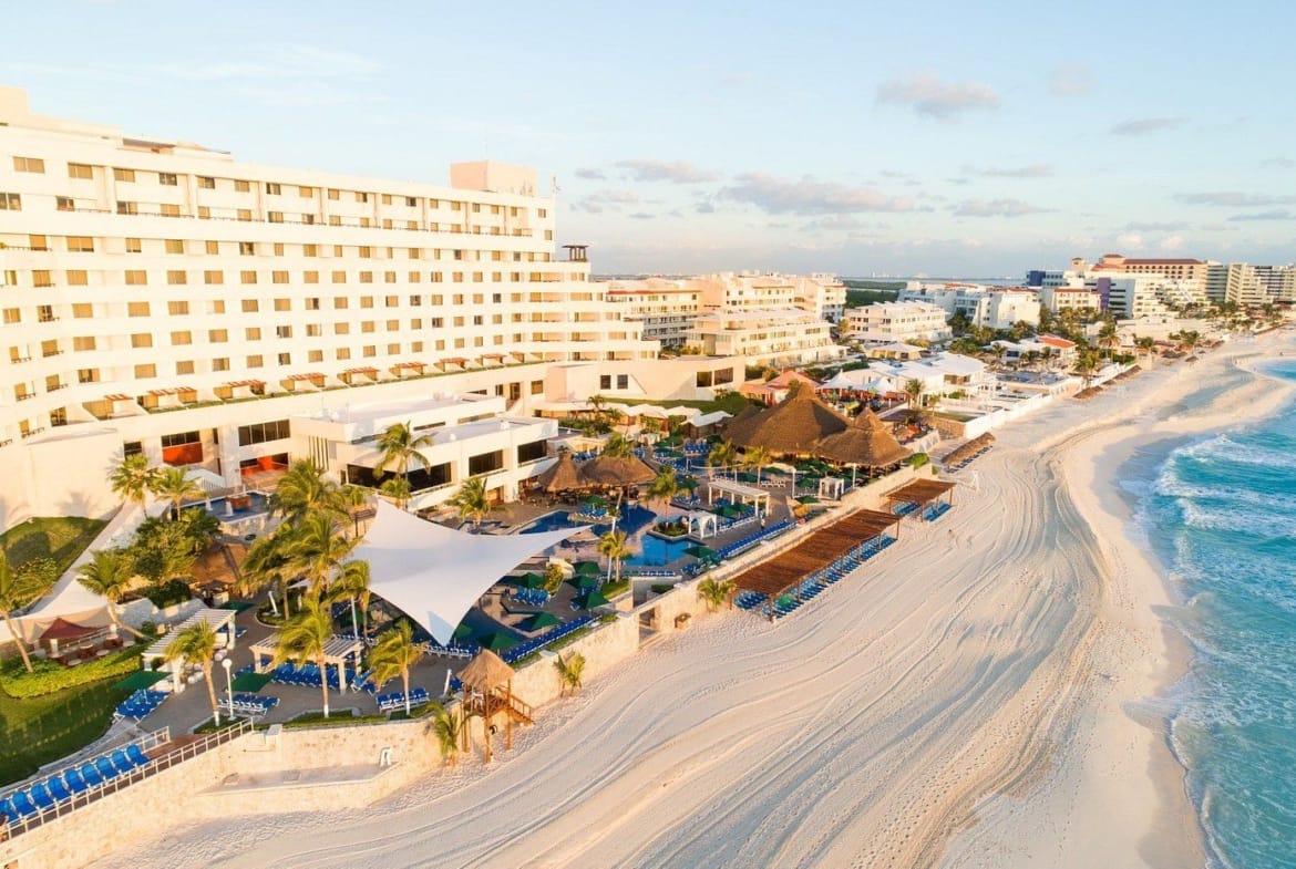 Royal Solaris Cancun Exterior