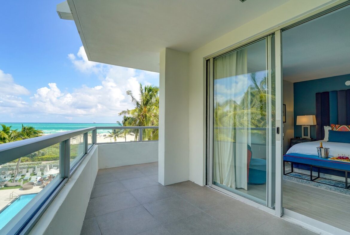 Sagamore Suites Hotel Balcony