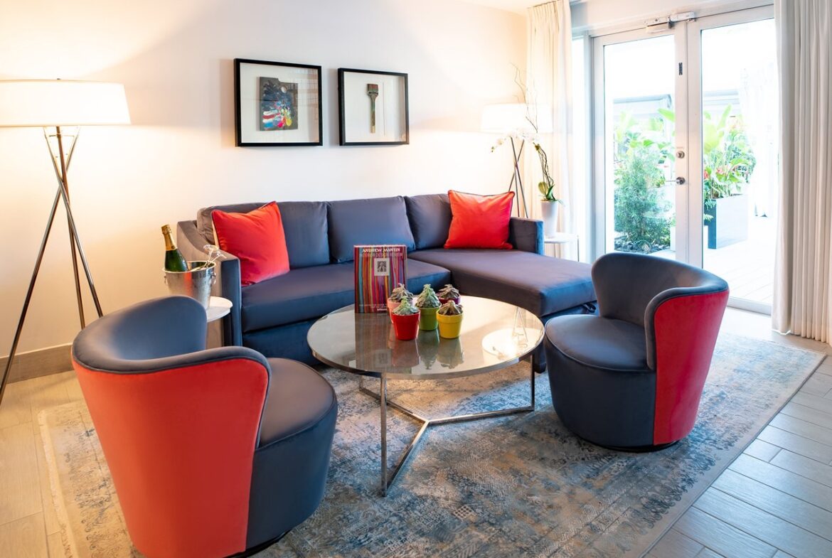 Sagamore Suites Hotel Living Room