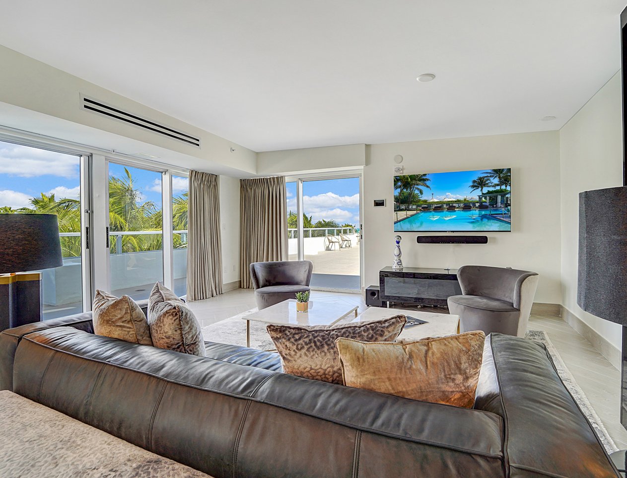 Sagamore Suites Hotel Living Room 2