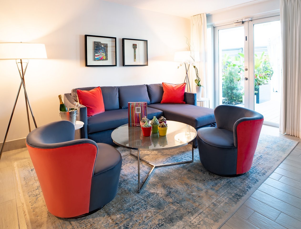 Sagamore Suites Hotel Living Room