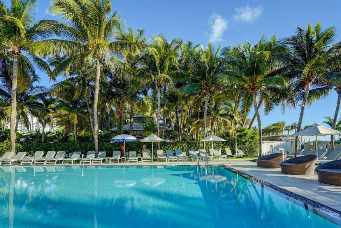 Sagamore Suites Hotel Pool 2