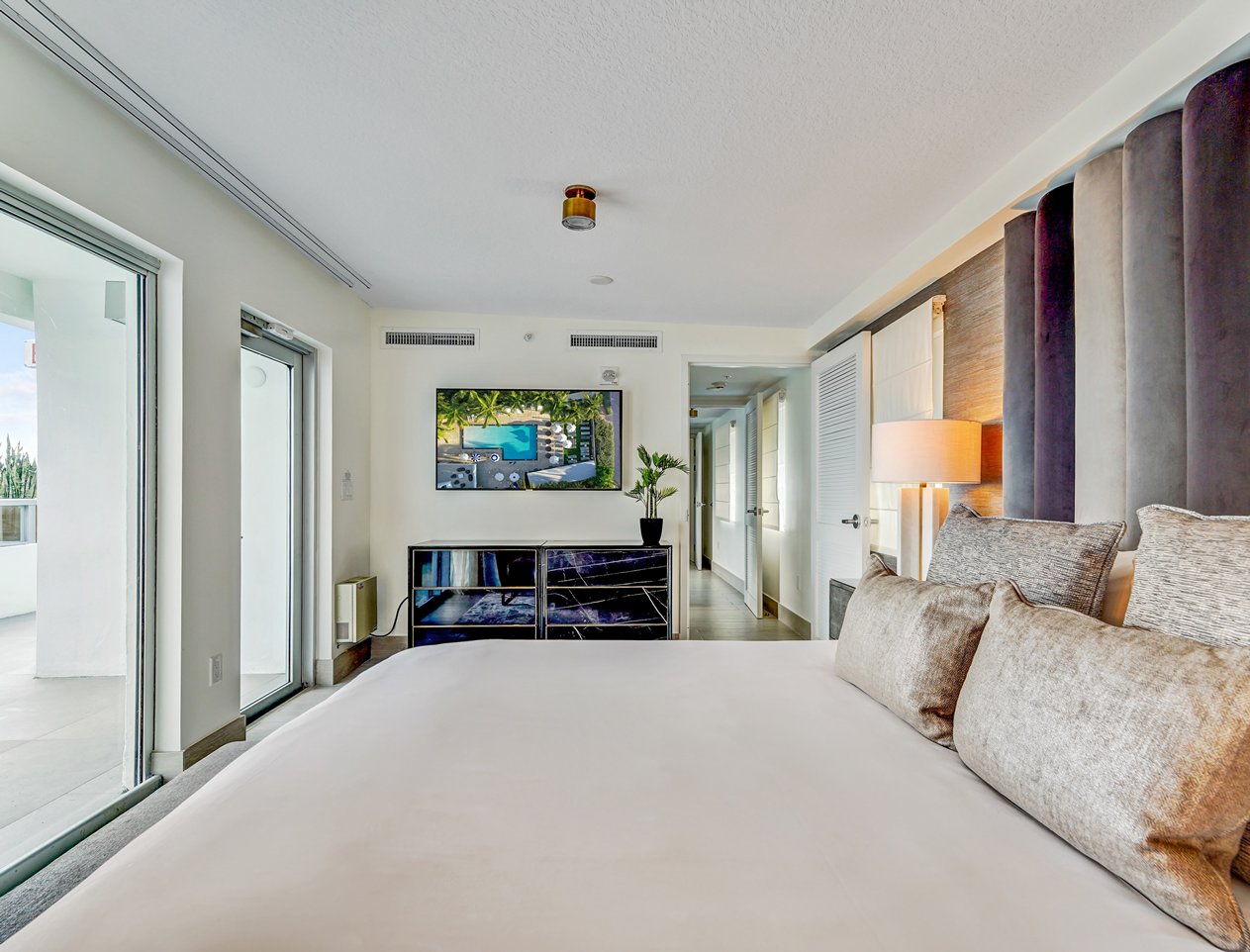 Sagamore Suites Hotel Room 4