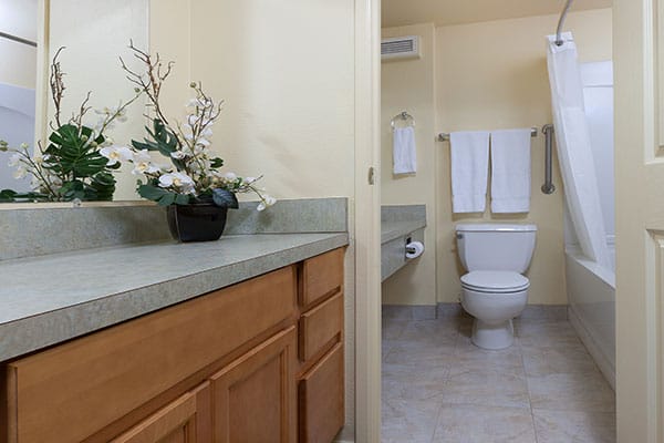 Worldmark Surf Side Inn Bathroom