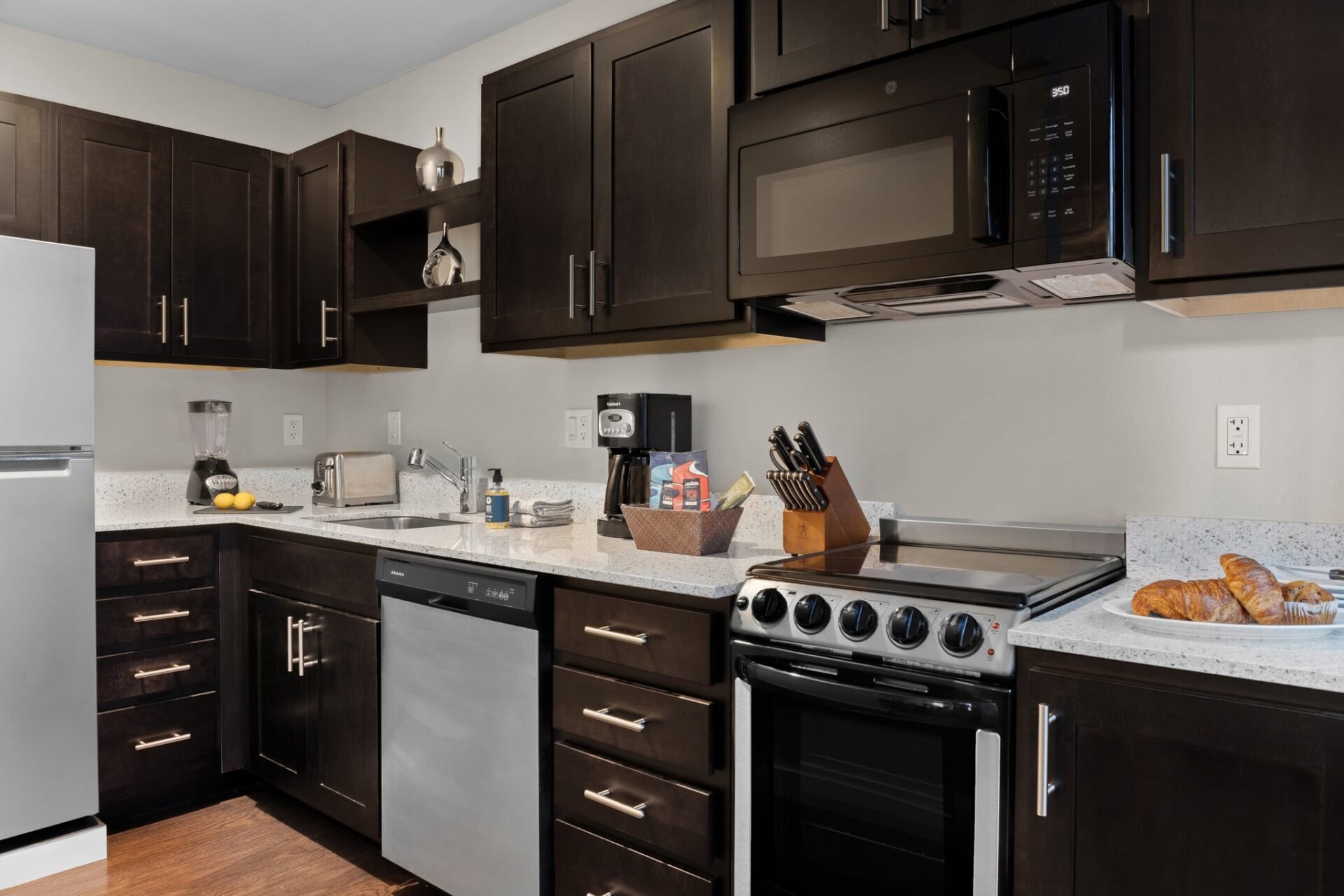 The Suites At Fisherman’S Wharf Kitchen