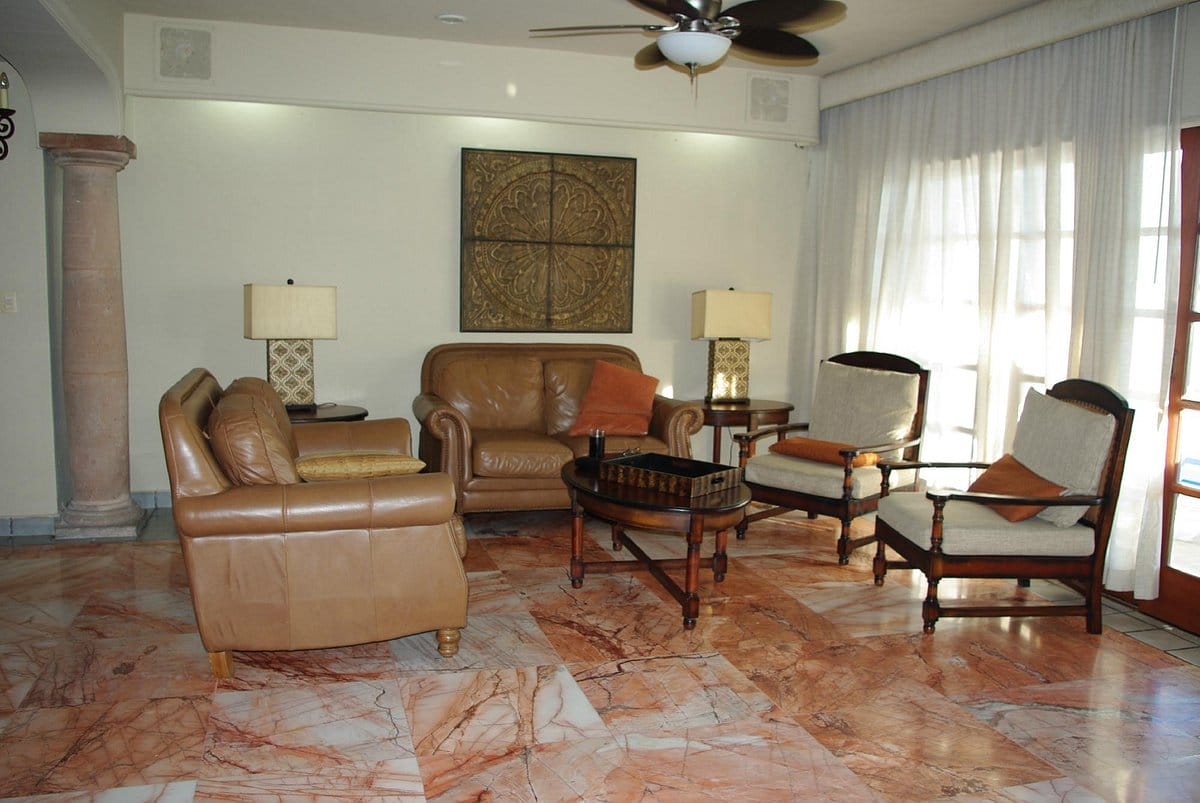 Vacation Internationale Torres Mazatlan living room