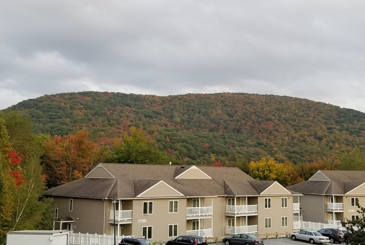 Vacation Village In The Berkshires parking